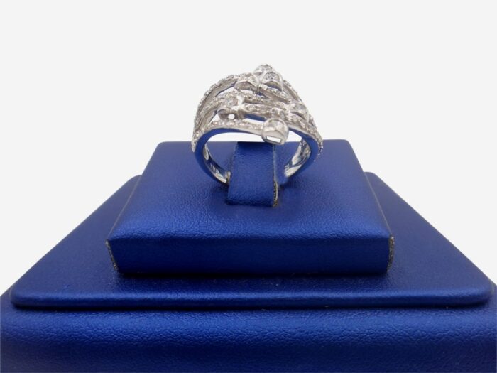 18K White Gold Brilliant Cut Ring - Image 2