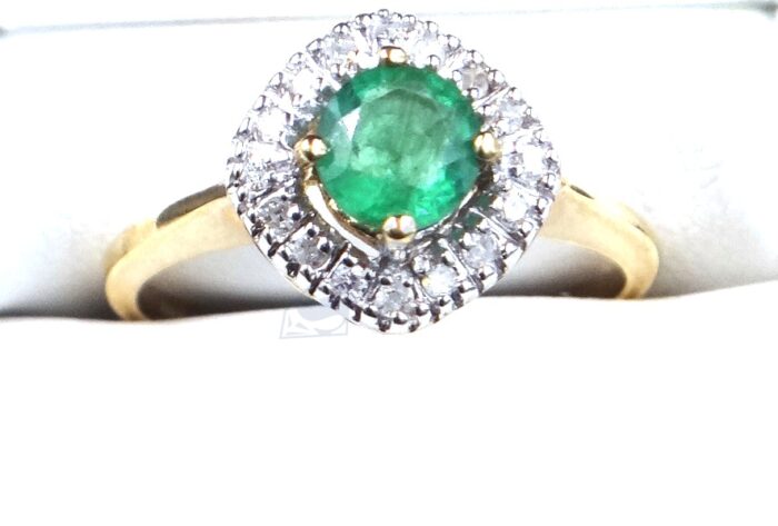 10K Yellow Gold Emerald & Diamond Ring - Image 2