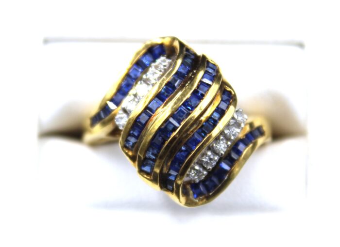 18K Yellow Gold Sapphire & Diamond Ring - Image 2