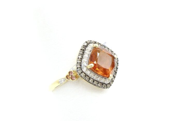 10K Yellow Gold Citrine Ladies Ring - Image 2
