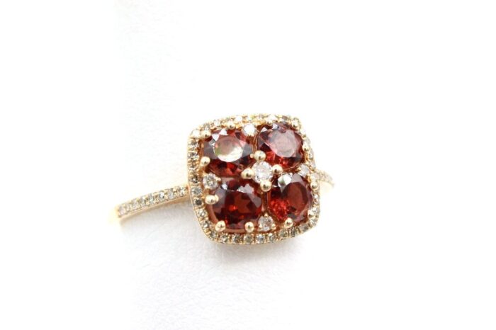 14K Rose Gold Garnet Ladies Ring - Image 2