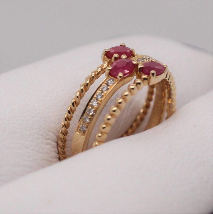 14K Yellow Gold Ruby Ring - Image 2