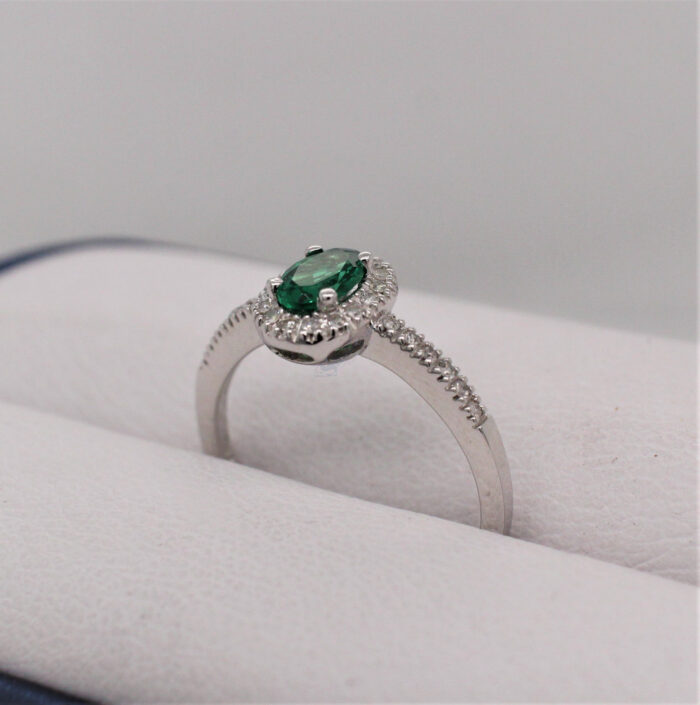 10K White Gold Emerald and Diamond Ring - Image 2